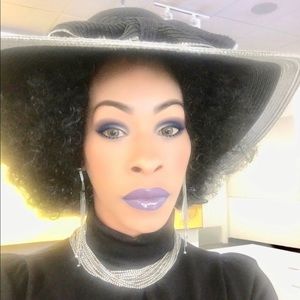 Meet your Posher, Sonia